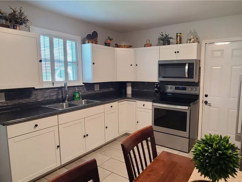 1402 Colerain Pike, Martins Ferry, OH 43935 Photo 10