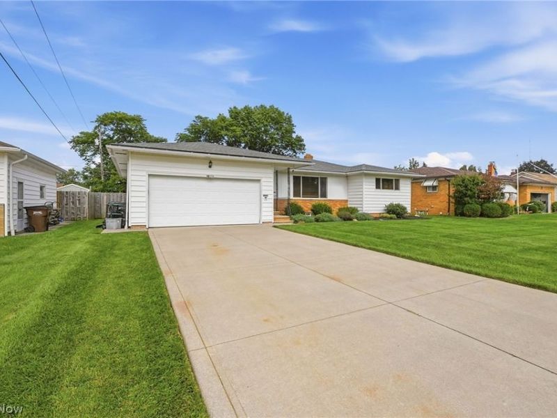 7930 Selwick Drive , Parma, OH 44129 Photo 40