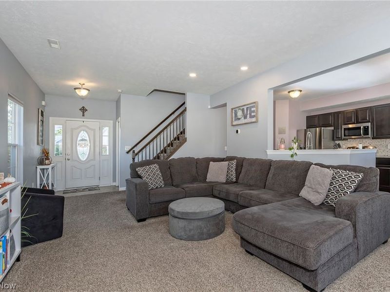10412 Redbud Drive, Aurora, OH 44202 Photo 6