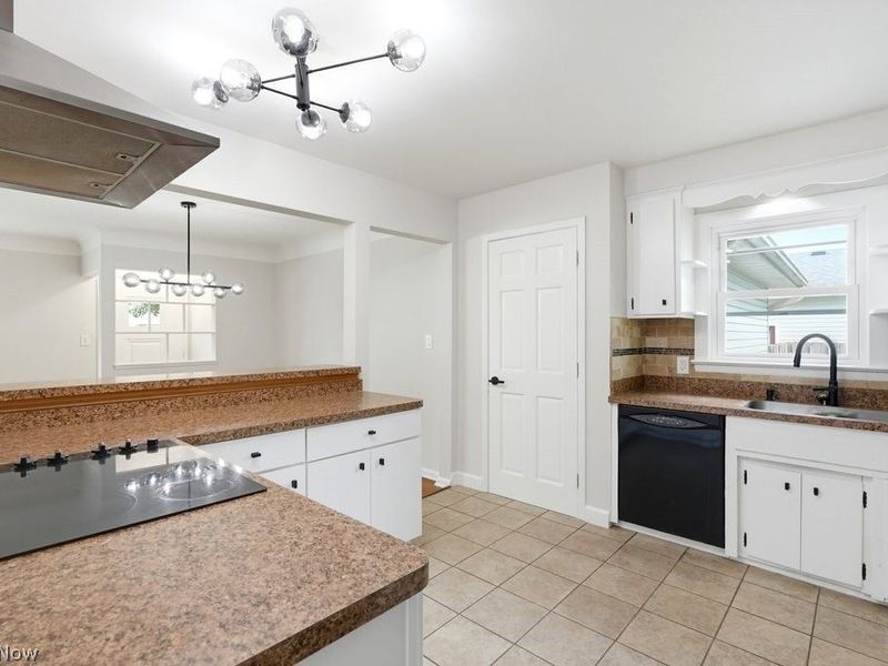 4870 N Sedgewick Road, Lyndhurst, OH 44124 Photo 14