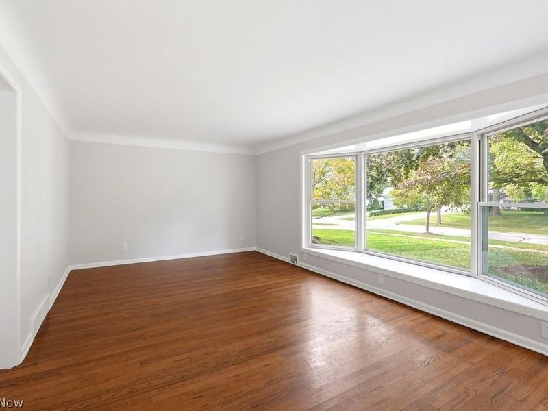 4870 N Sedgewick Road, Lyndhurst, OH 44124 Photo 5