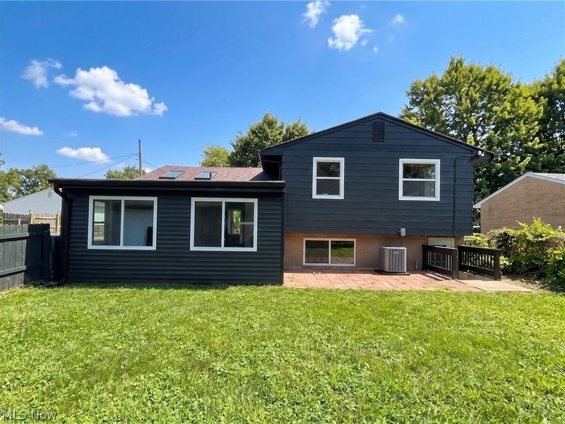 793 Georgetown Avenue, Elyria, OH 44035 Photo 2