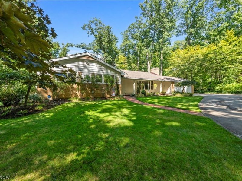 7361 Briar Hill Drive , Kirtland, OH 44094 Photo 2