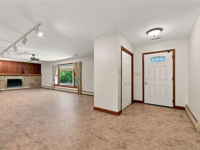 7361 Briar Hill Drive , Kirtland, OH 44094 Photo 5