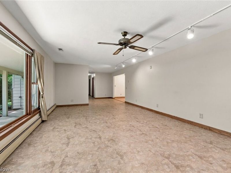 7361 Briar Hill Drive , Kirtland, OH 44094 Photo 7