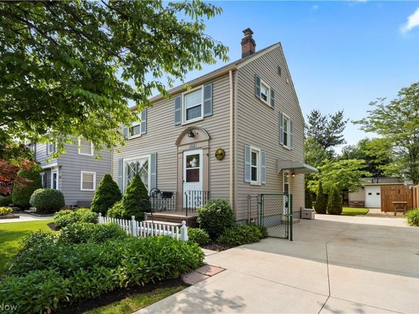 20953 Woodstock Avenue , Fairview Park, OH 44126