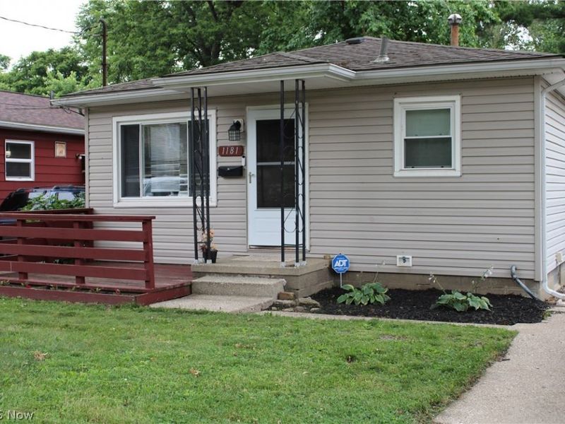 1181 Easton Drive, Akron, OH 44310 Photo 1