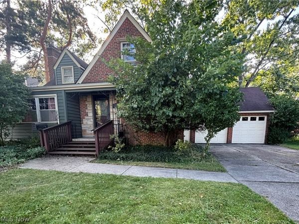 6862 York Road , Parma Heights, OH 44130