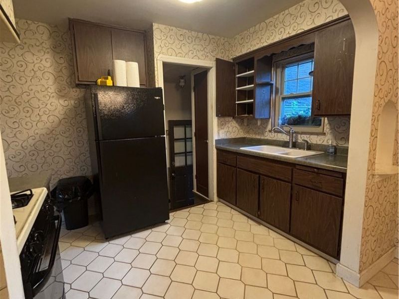 6862 York Road, Parma Heights, OH 44130 Photo 7