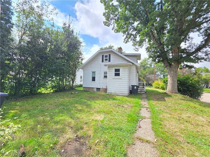 1339 Vane Avenue , Akron, OH 44310 Photo 3