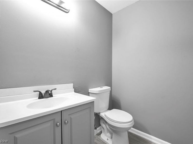 645 Eddy Road, Cleveland, OH 44108 Photo 32