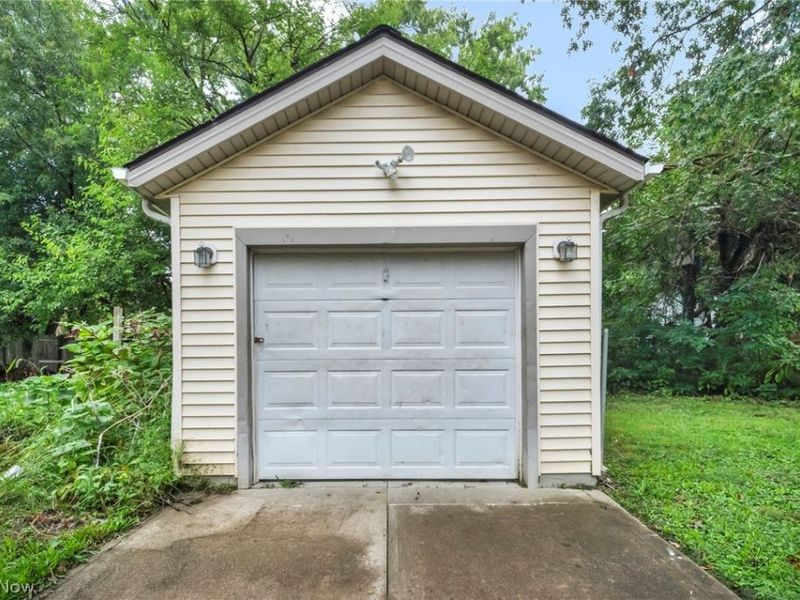 645 Eddy Road, Cleveland, OH 44108 Photo 44