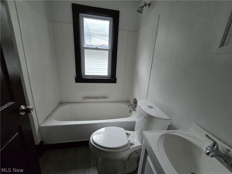 3036 E 111th Street, Cleveland, OH 44104 Photo 18