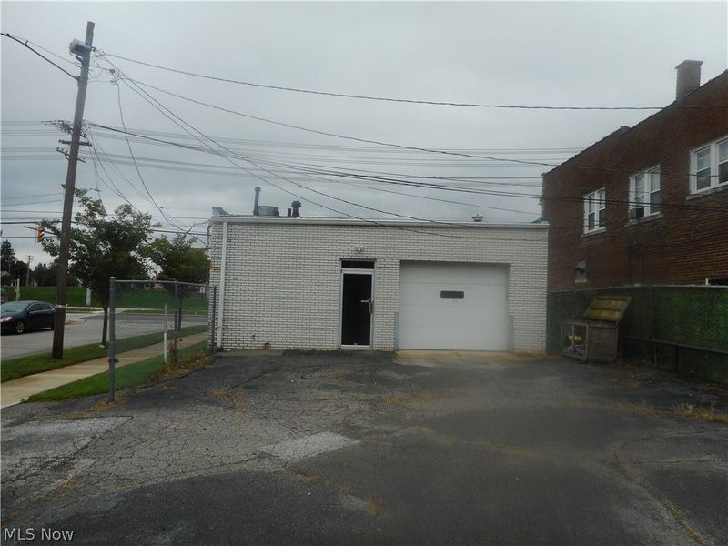 554 E 200 Street, Euclid, OH 44119 Photo 3