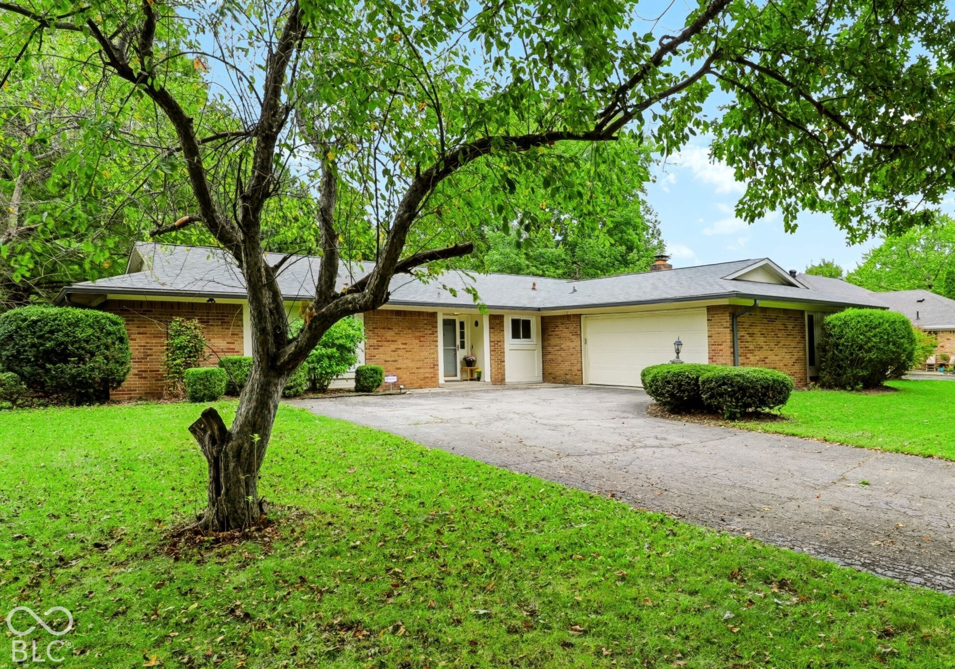 8039 Sandi Court, Indianapolis, IN 46260 Main Photo
