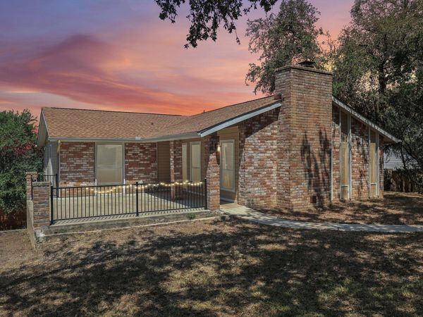 808 Dale DR, San Marcos, TX 78666