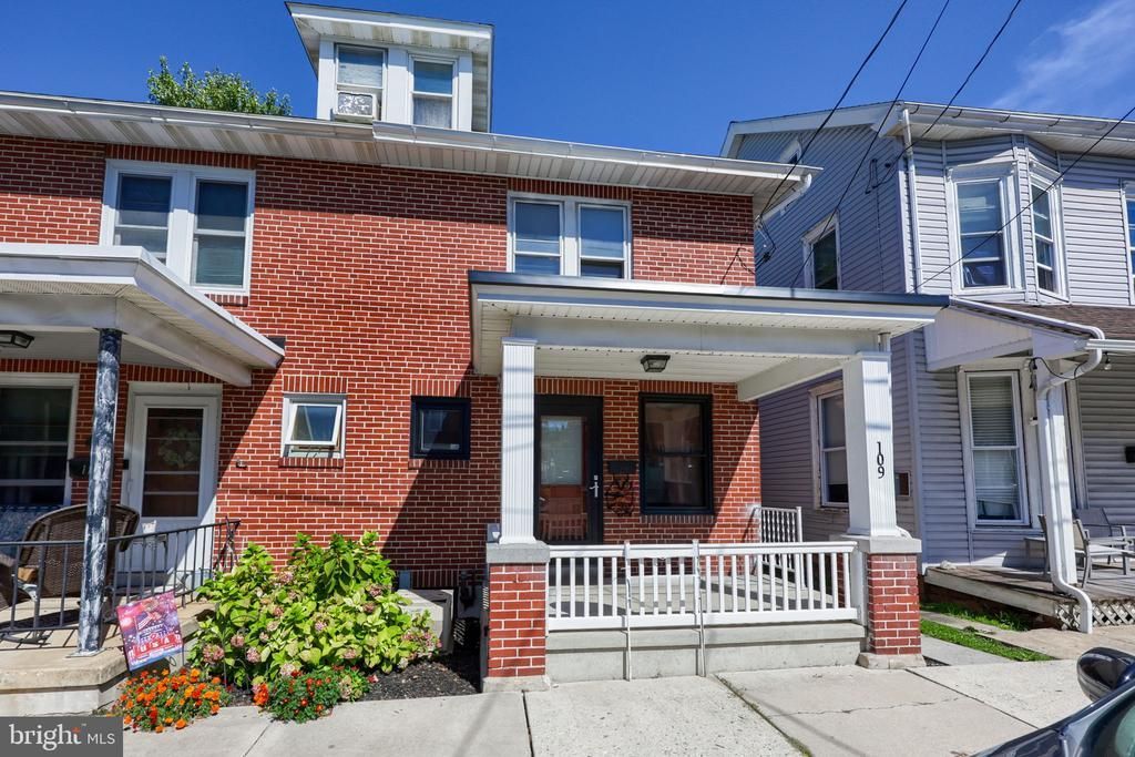 109 W FULTON STREET , EPHRATA, PA 17522