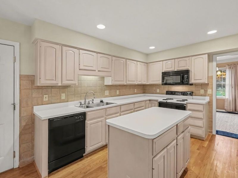 6555 Gwendolyn Drive, Cincinnati, OH 45230 Photo 12