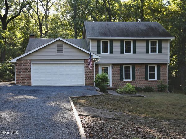 110 Stornoway Drive, Southern Pines, NC 28387