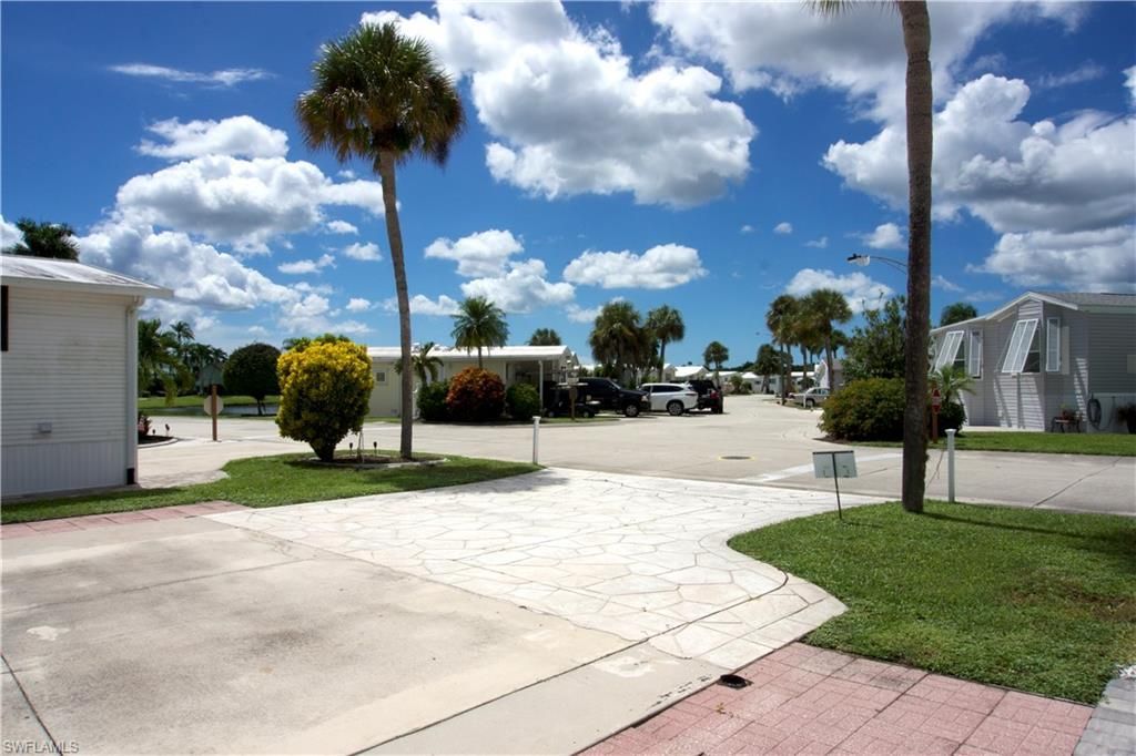 325 Imperial Wilderness Blvd, Naples, FL 34114 Photo