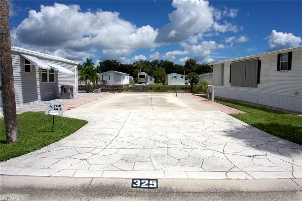 325 Imperial Wilderness Blvd, Naples, FL 34114 Photo