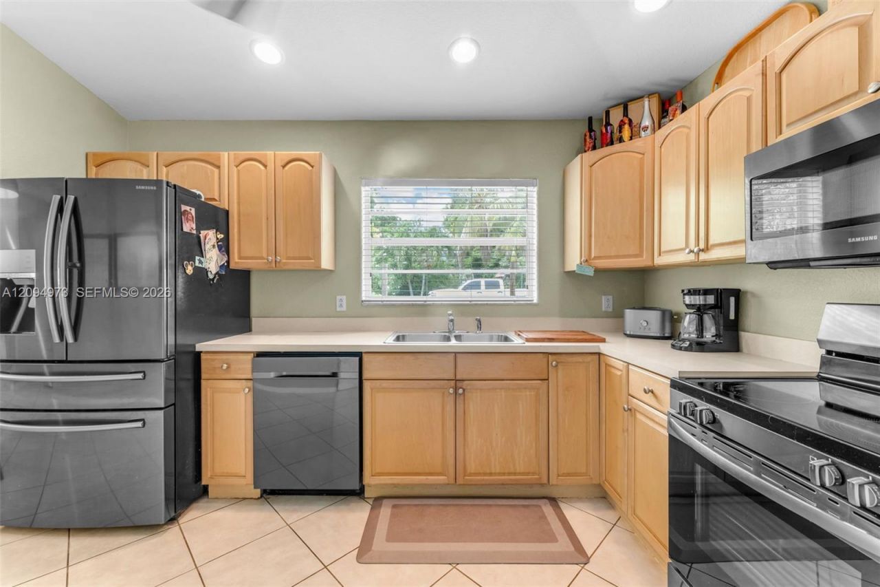 547 Plante St , Key Largo, FL 33037 Photo