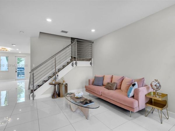 10365 NW 66th St , Doral, FL 33178