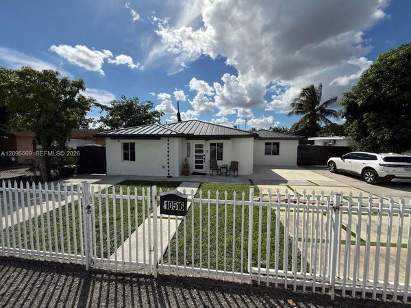 10516 NW 36th Pl , Miami, FL 33147