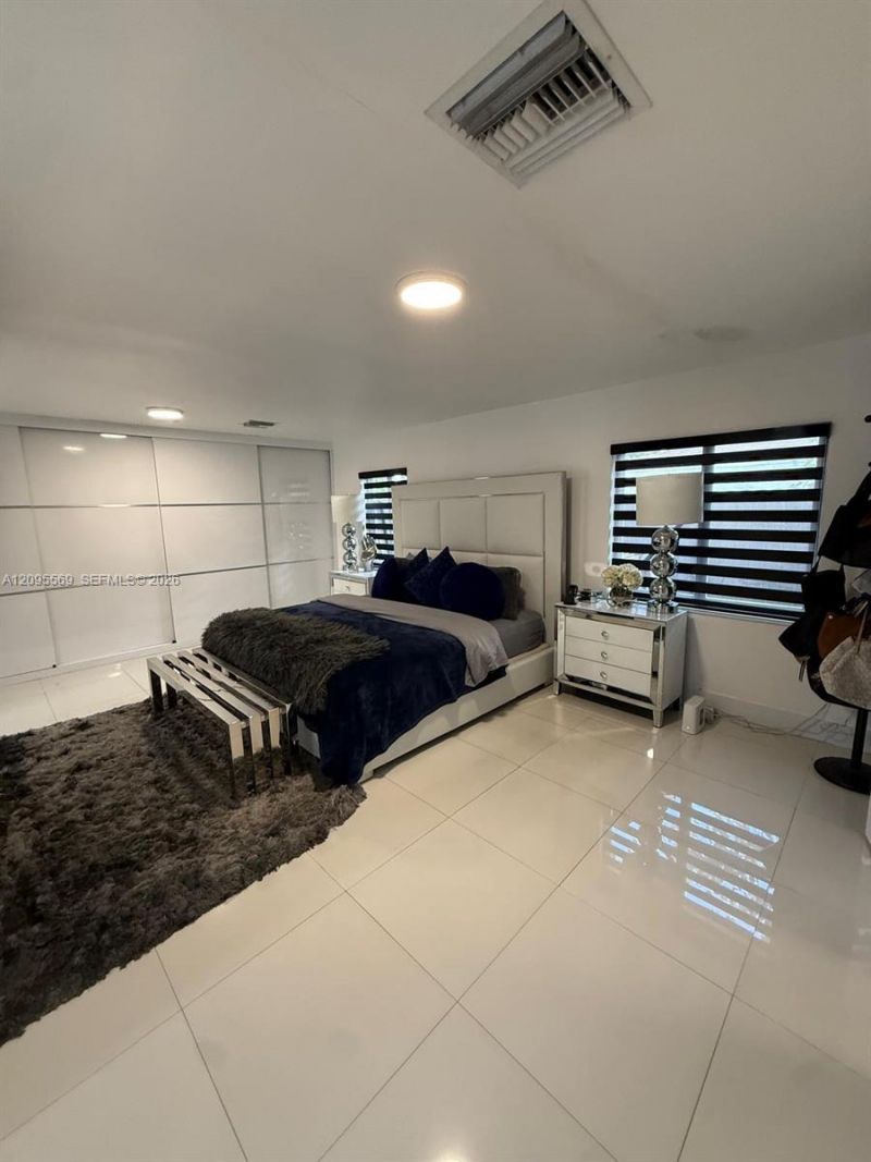 10516 NW 36th Pl , Miami, FL 33147 Photo