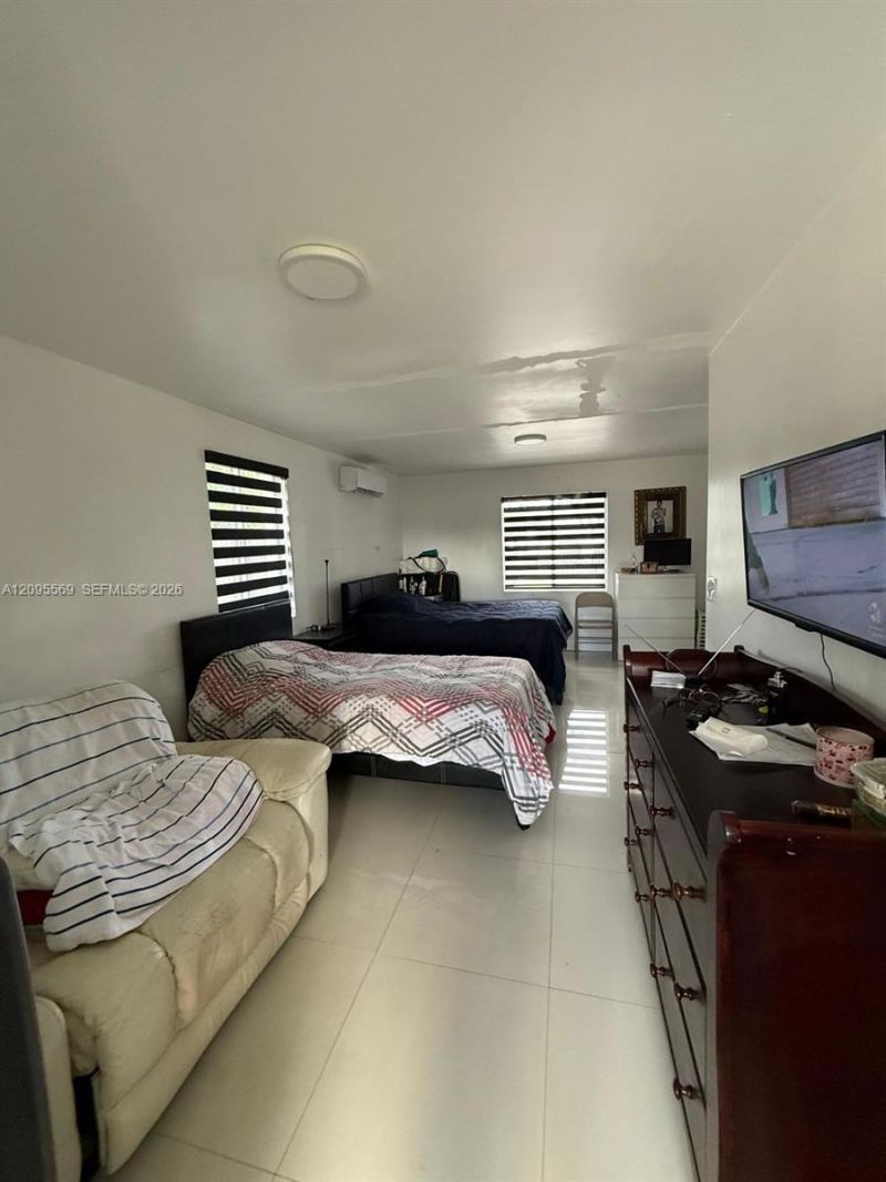 10516 NW 36th Pl , Miami, FL 33147 Photo