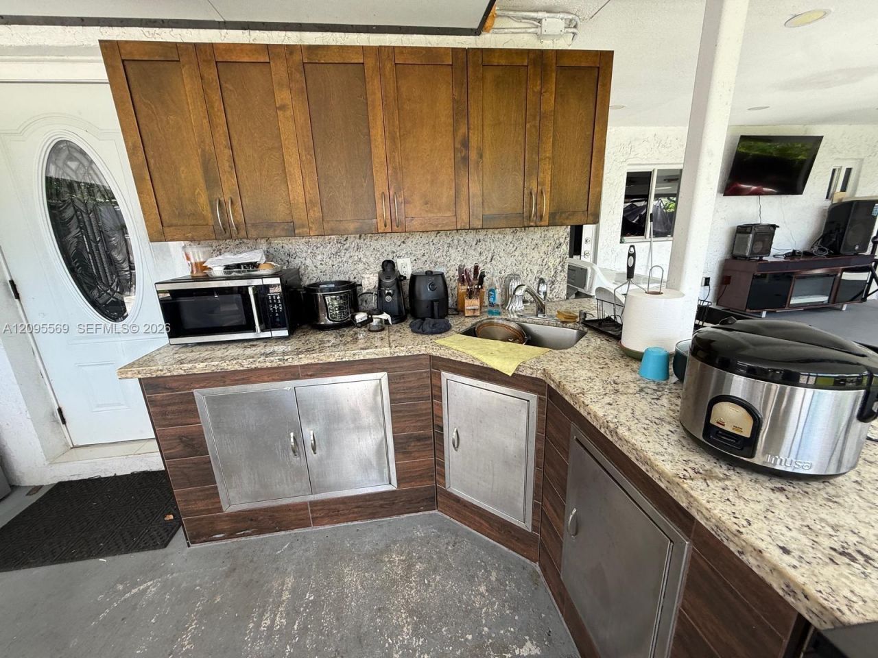 10516 NW 36th Pl , Miami, FL 33147 Photo