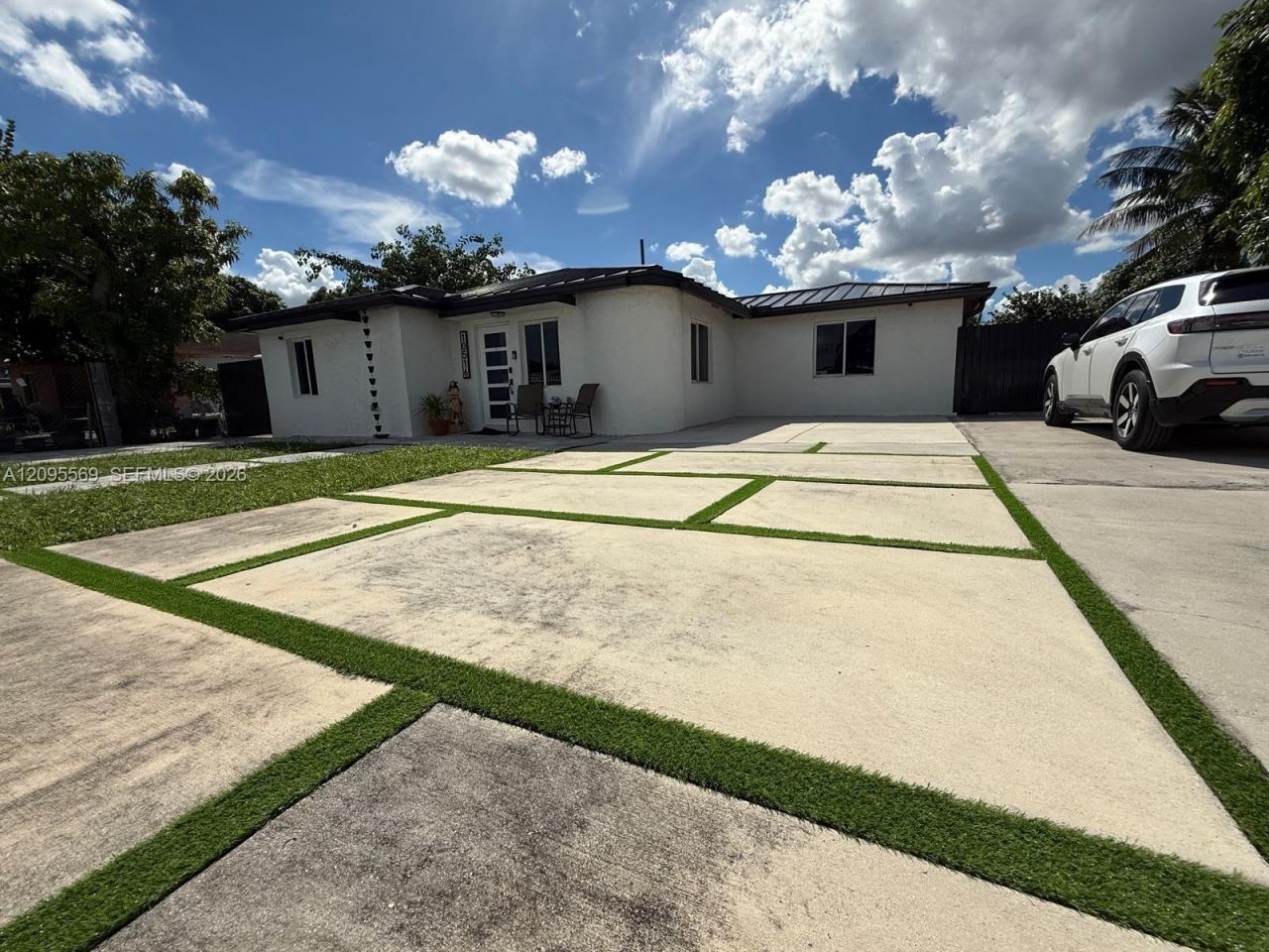 10516 NW 36th Pl , Miami, FL 33147 Photo