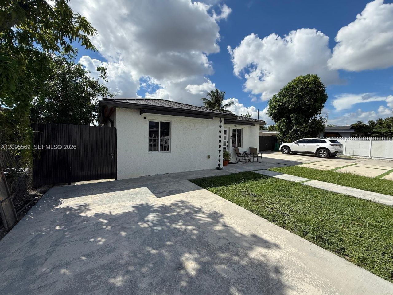 10516 NW 36th Pl , Miami, FL 33147 Photo