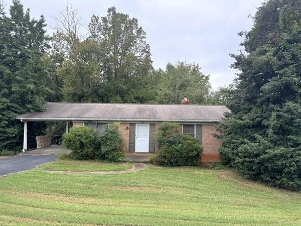 1206 Spruce ST, Martinsville, VA 24112