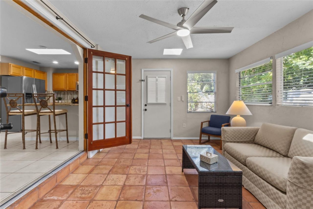 2520 E Milmar Drive , Sarasota, FL 34237 Photo