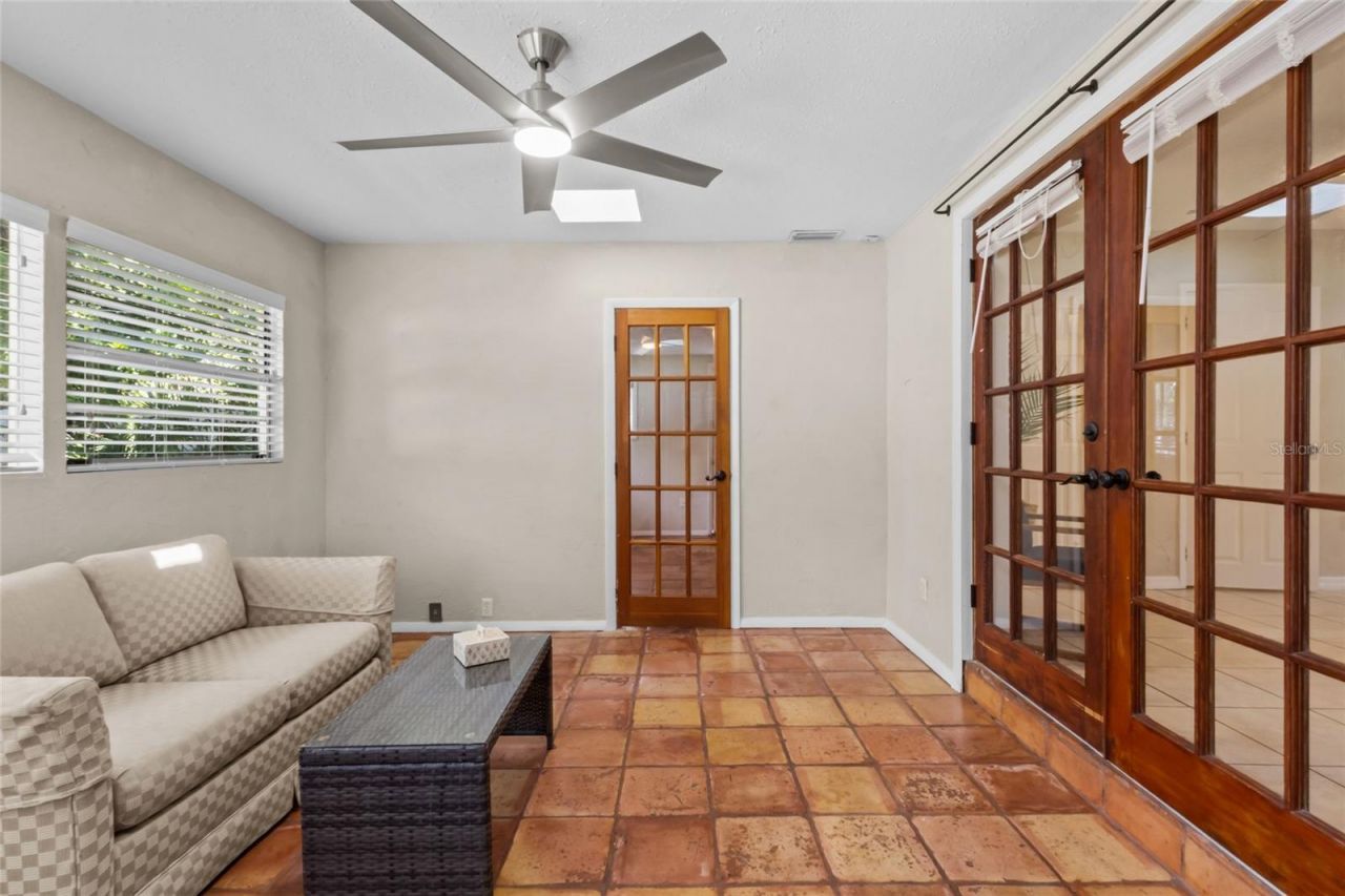 2520 E Milmar Drive , Sarasota, FL 34237 Photo