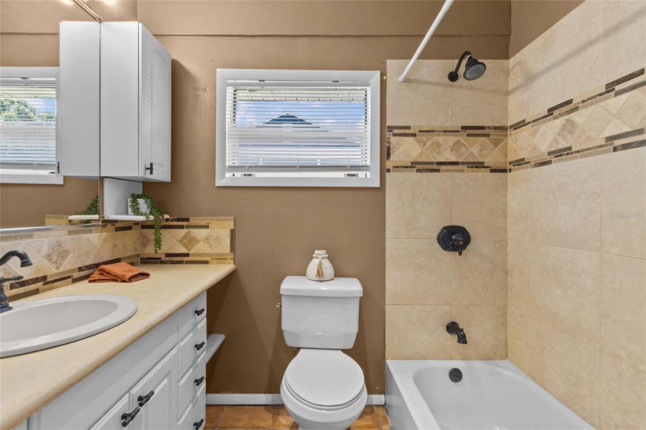 2520 E Milmar Drive, Sarasota, FL 34237 Photo