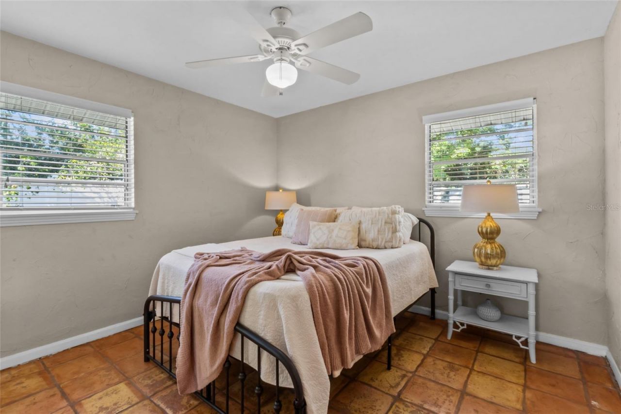 2520 E Milmar Drive , Sarasota, FL 34237 Photo
