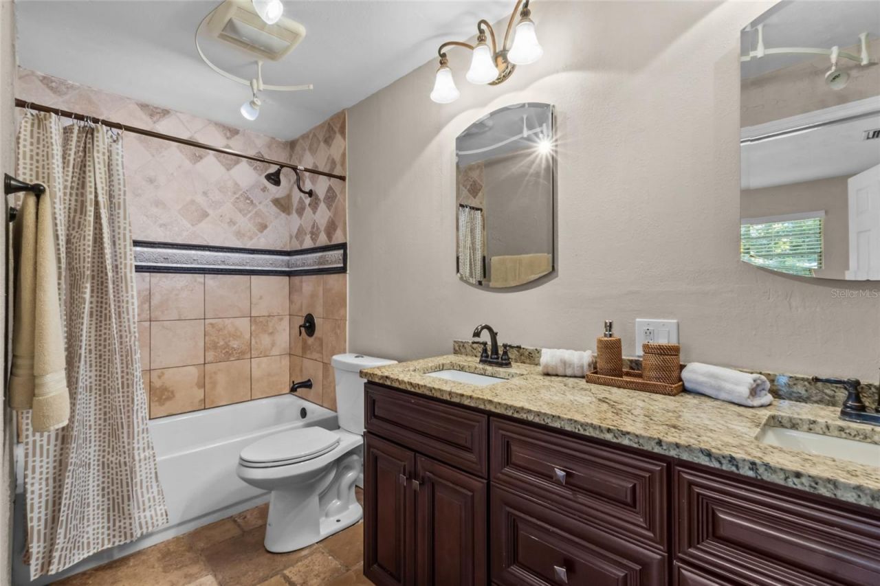 2520 E Milmar Drive , Sarasota, FL 34237 Photo