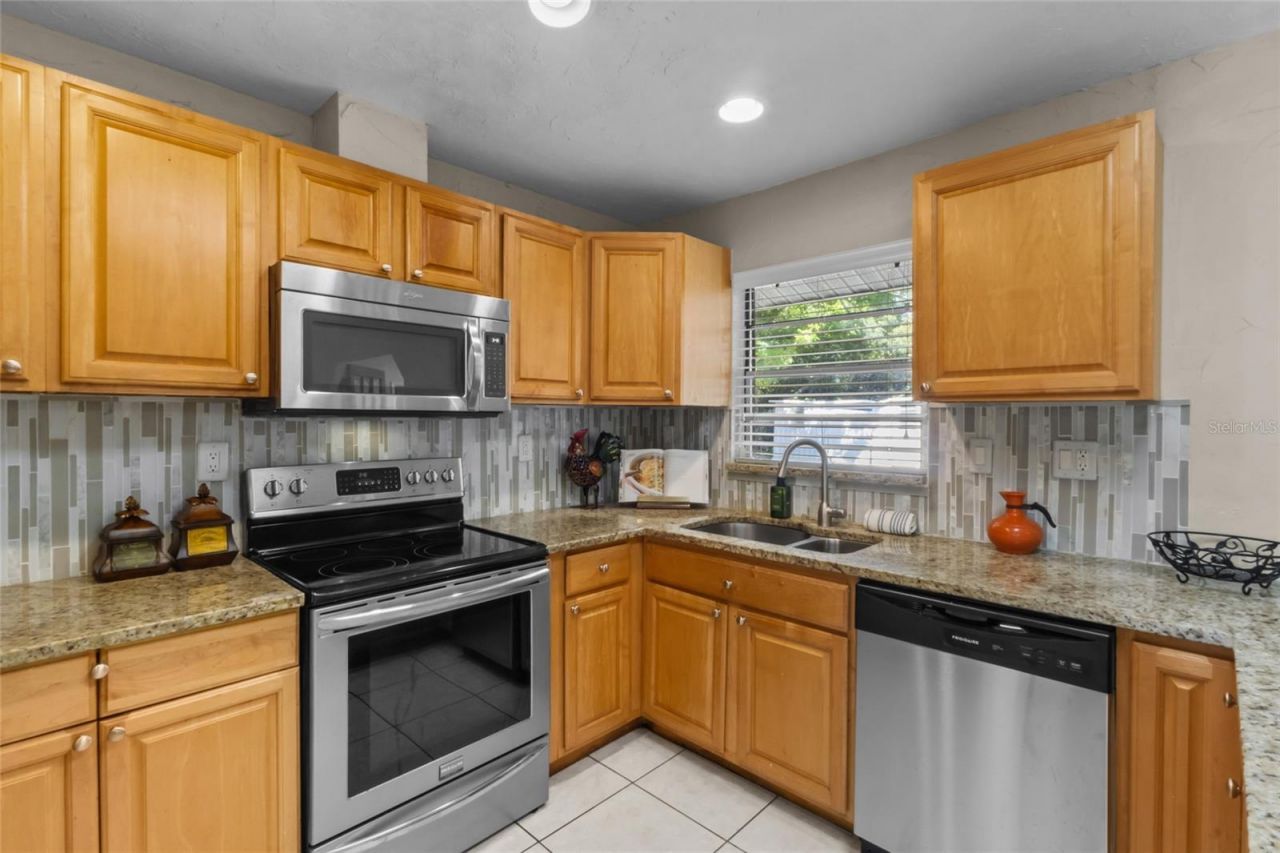 2520 E Milmar Drive , Sarasota, FL 34237 Photo