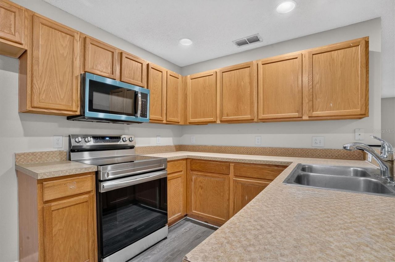 2421 Ruddenstone Way , Kissimmee, FL 34744 Photo