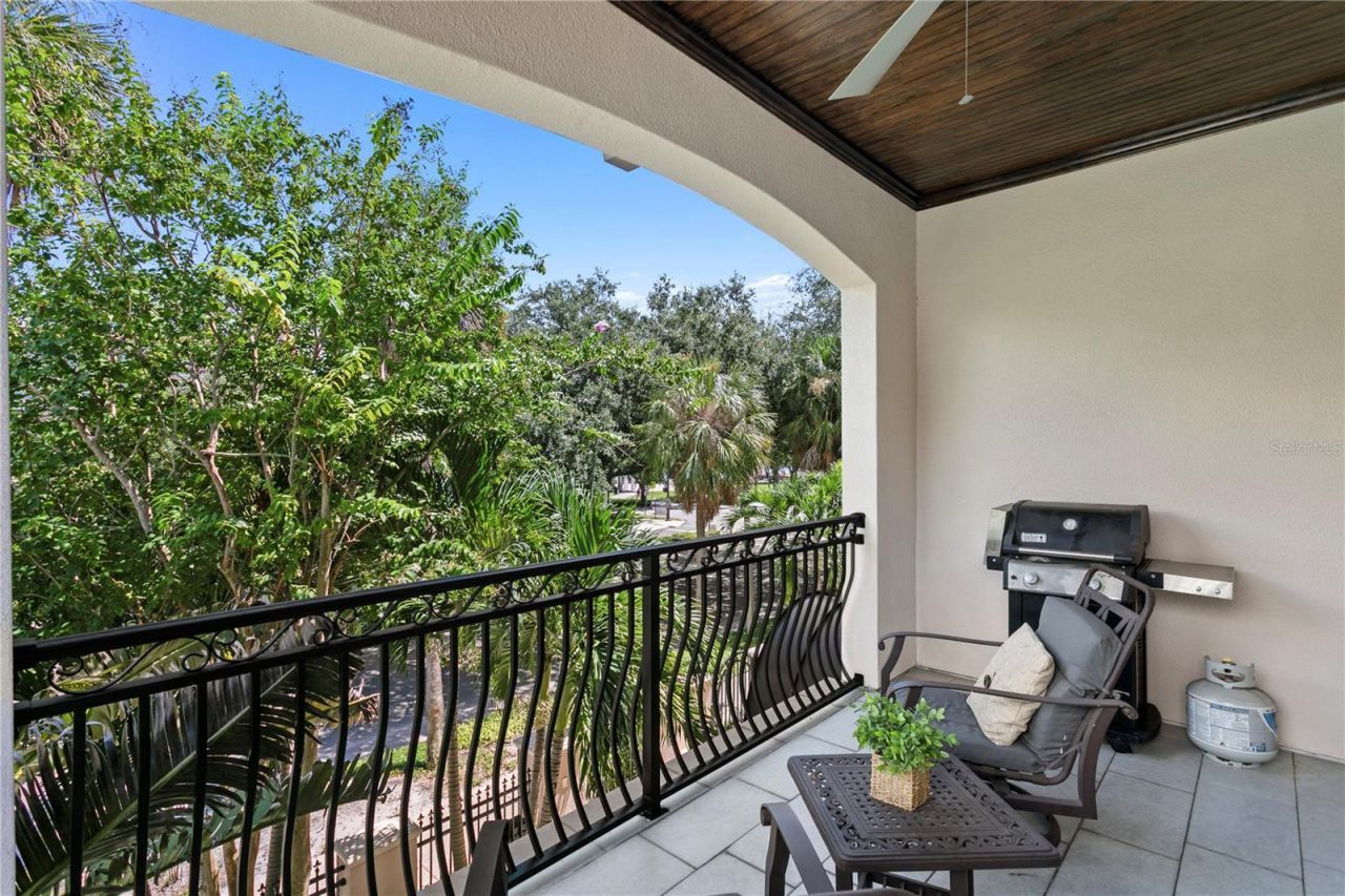 524 Beach Drive Ne, Saint Petersburg, FL 33701 Photo