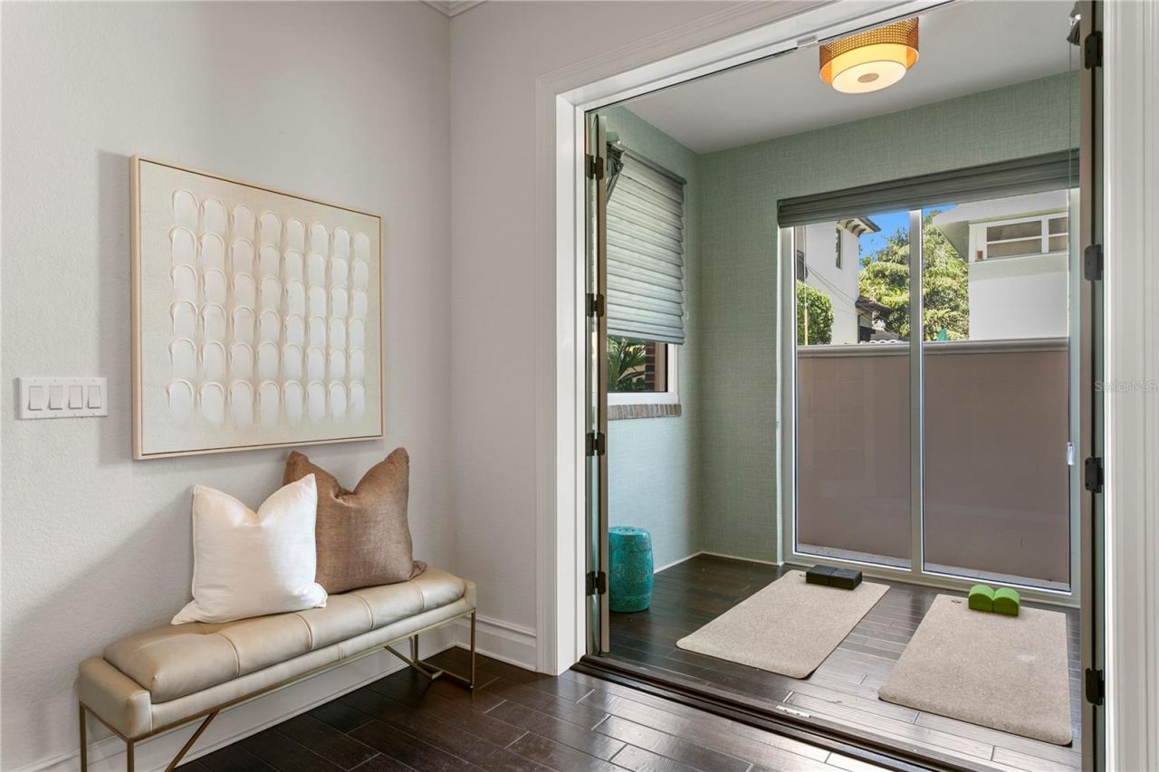 524 Beach Drive Ne, Saint Petersburg, FL 33701 Photo