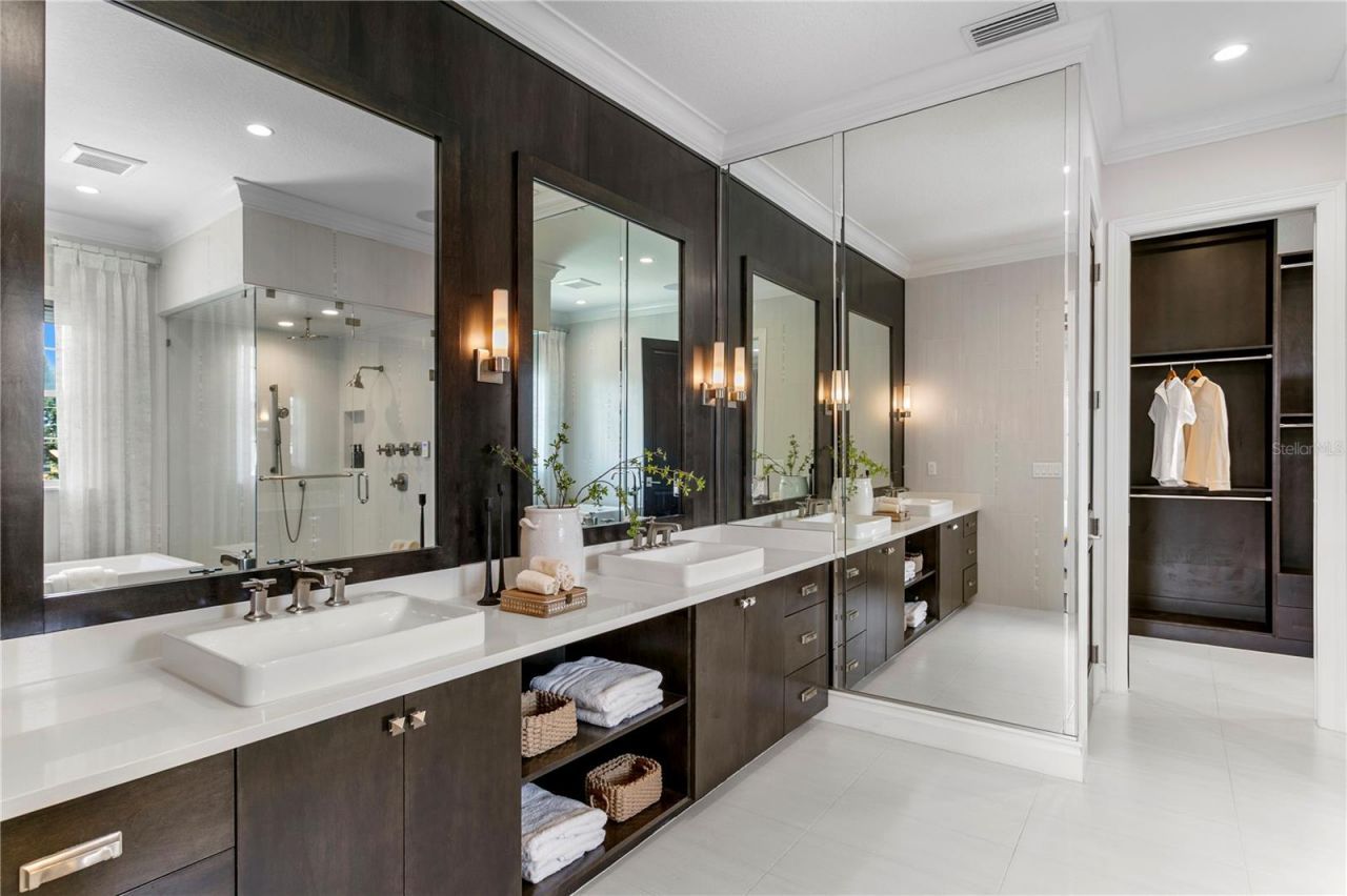 524 Beach Drive Ne, Saint Petersburg, FL 33701 Photo