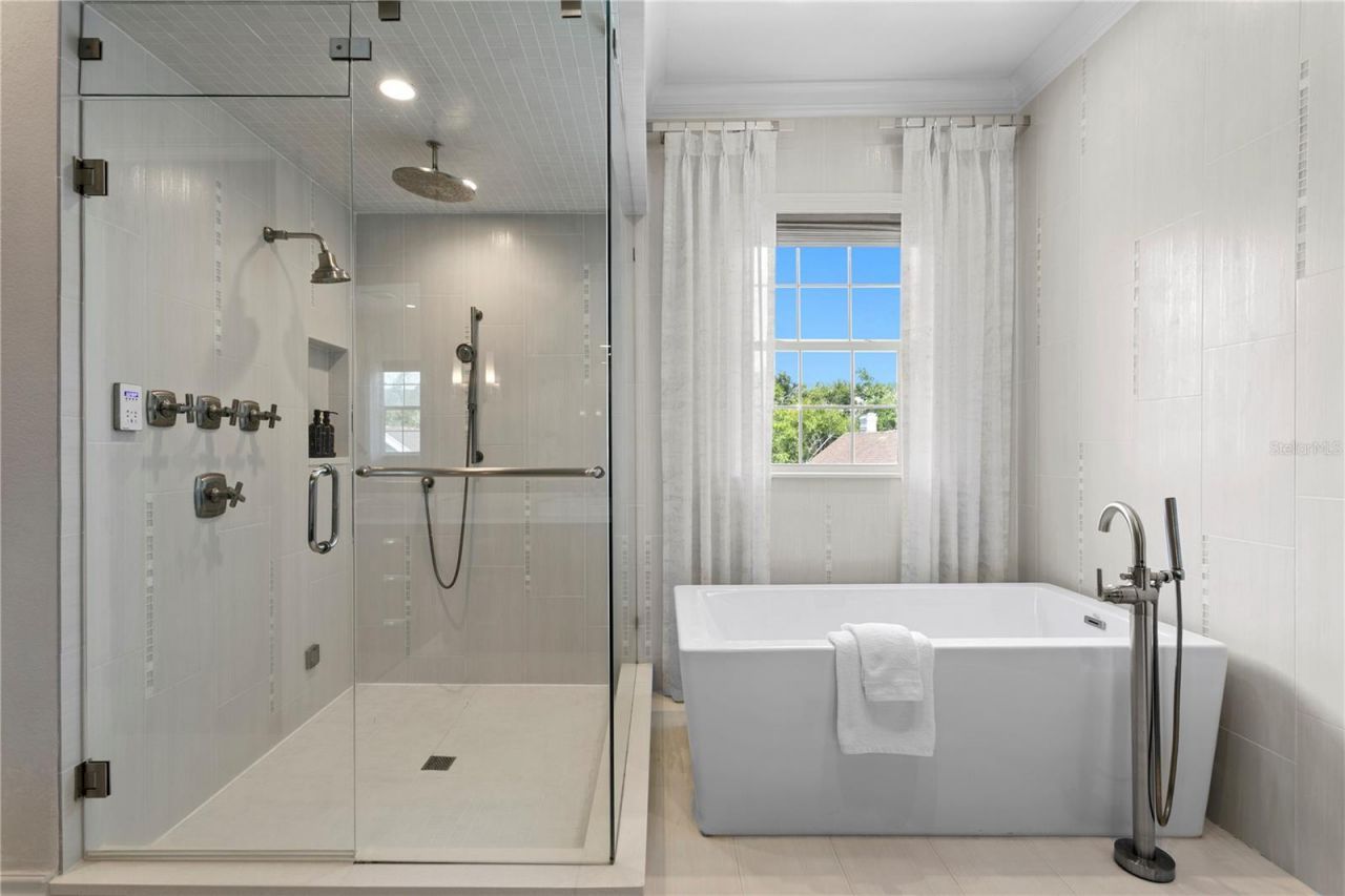 524 Beach Drive Ne, Saint Petersburg, FL 33701 Photo
