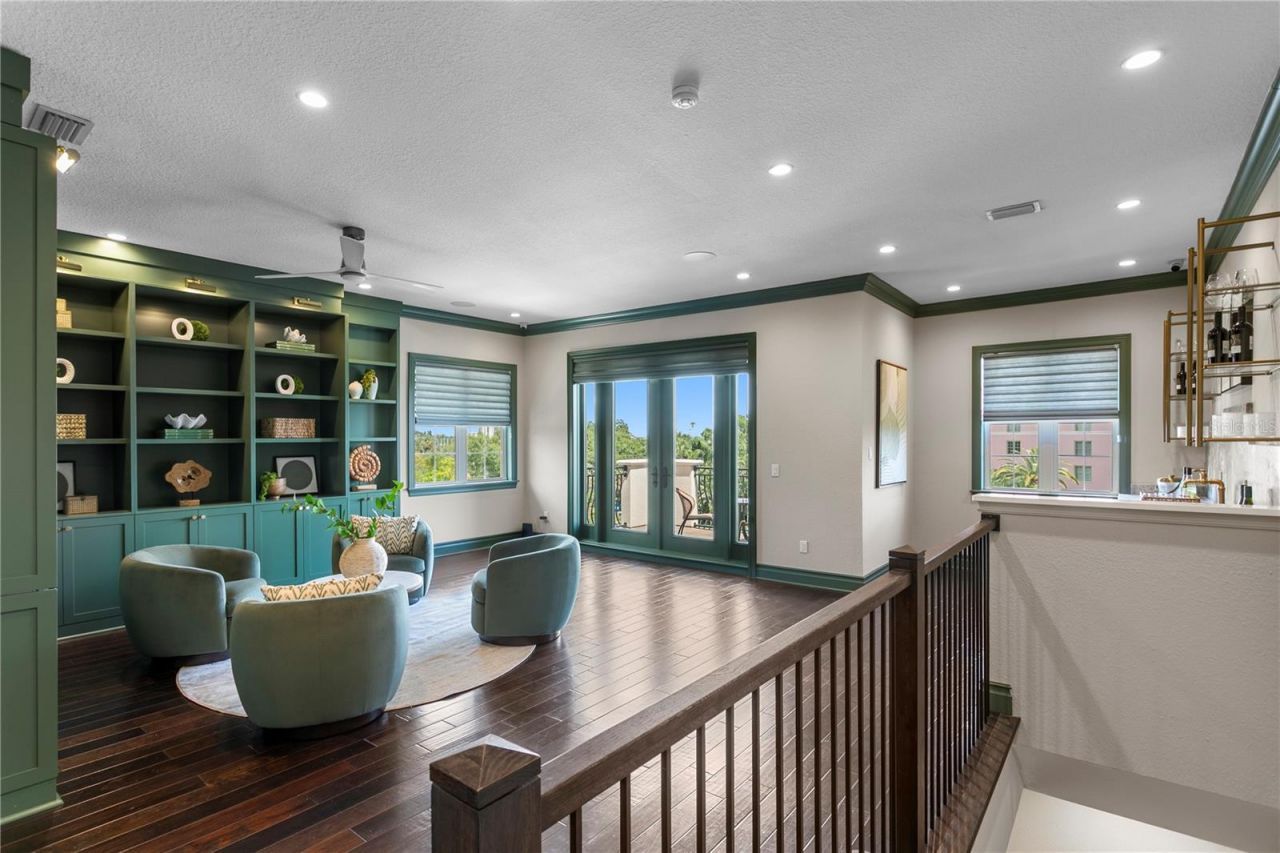 524 Beach Drive Ne, Saint Petersburg, FL 33701 Photo