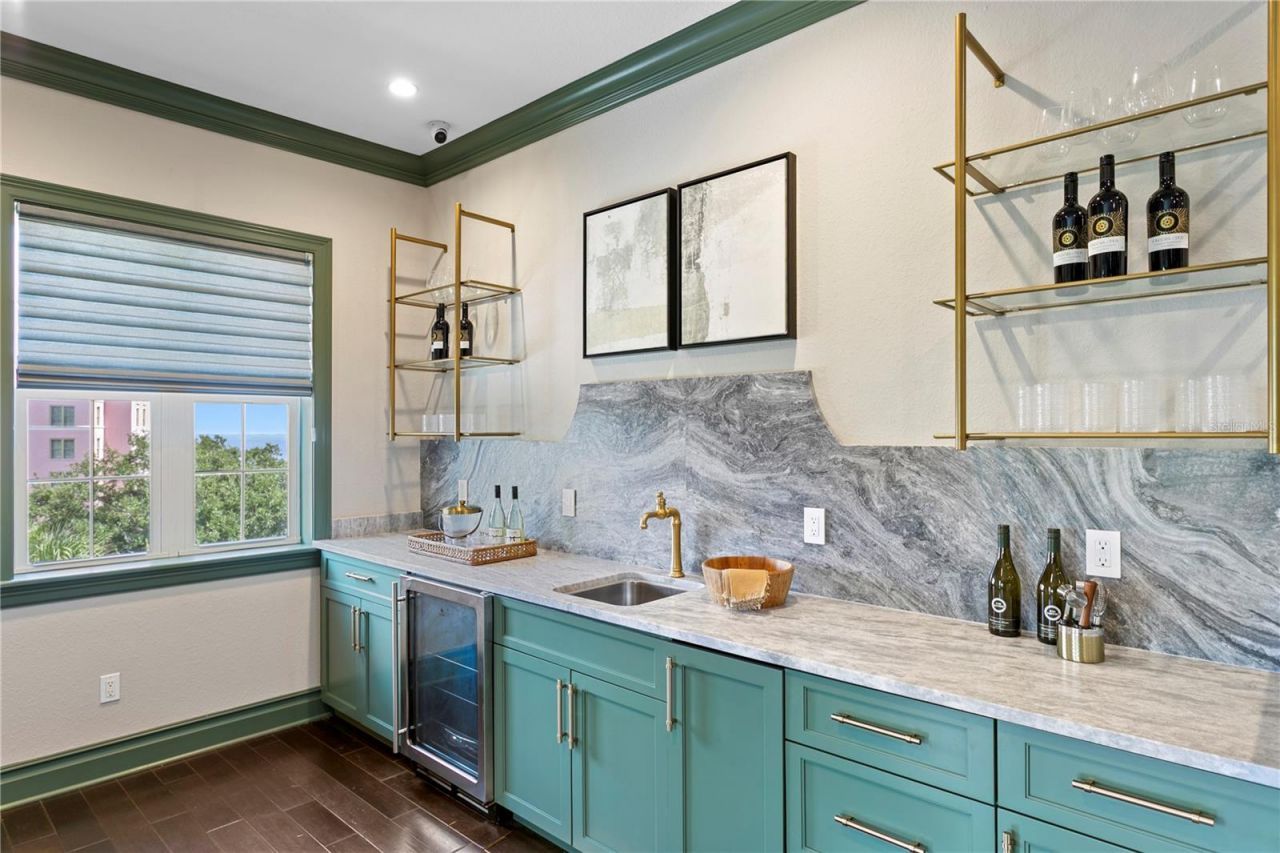 524 Beach Drive Ne, Saint Petersburg, FL 33701 Photo