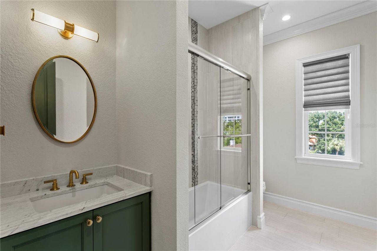 524 Beach Drive Ne, Saint Petersburg, FL 33701 Photo