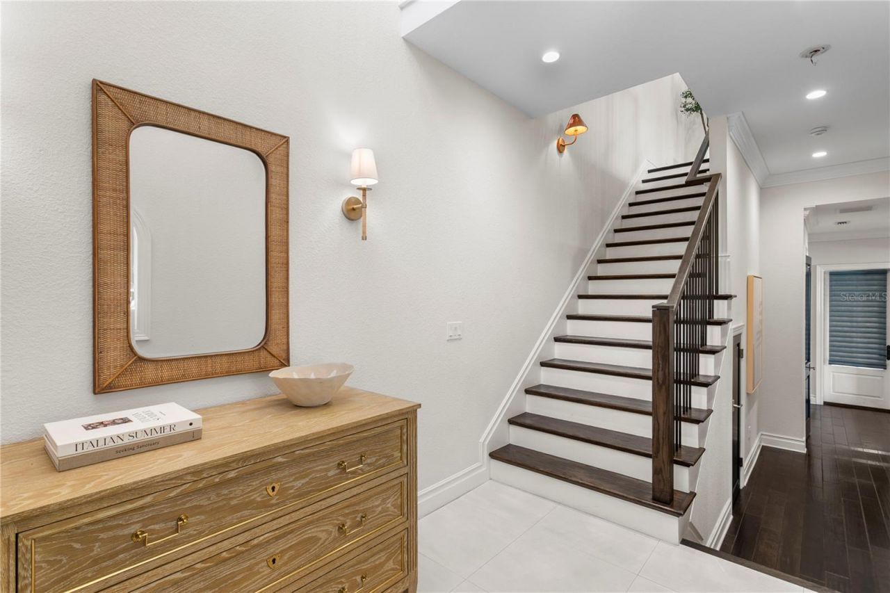524 Beach Drive Ne, Saint Petersburg, FL 33701 Photo