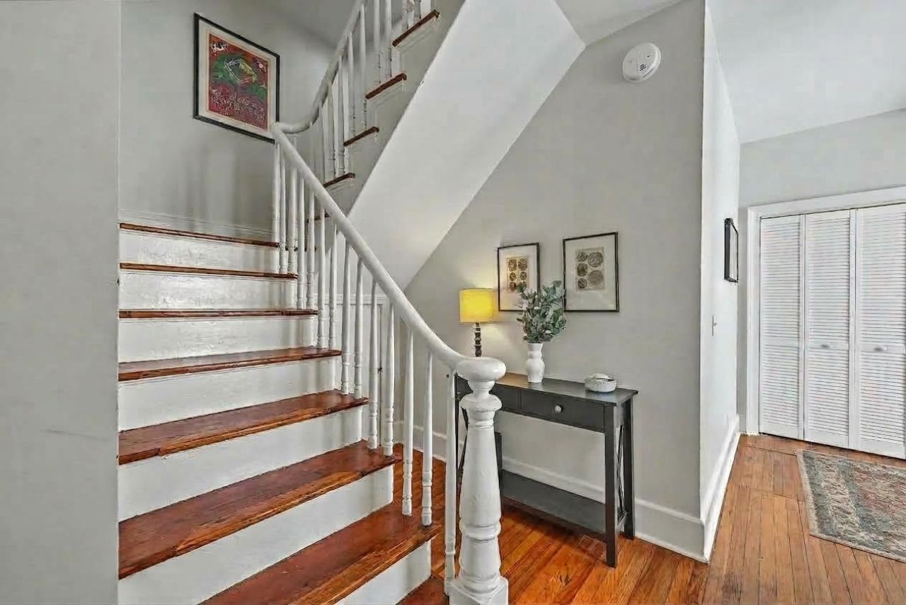 102 Nassau Street Photo 11
